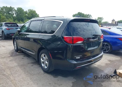 2017 Chrysler Pacifica Touring-L Plus z USA, uszkodzony, nr VIN 2C4RC1EG2HR533186